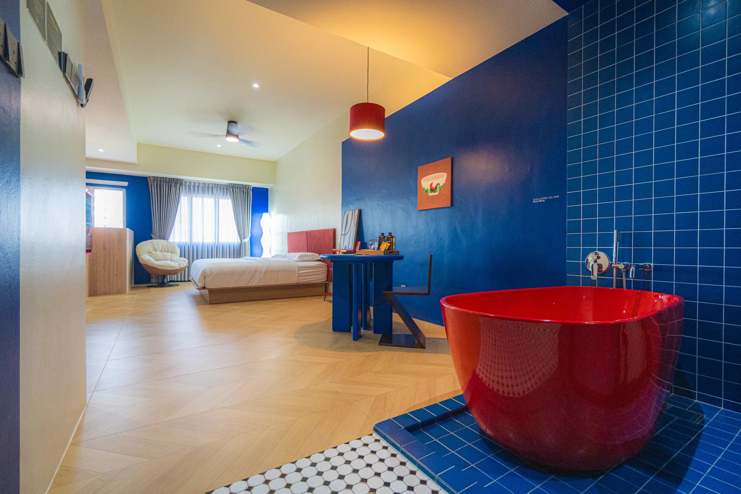 Blue Suite — Photo 2