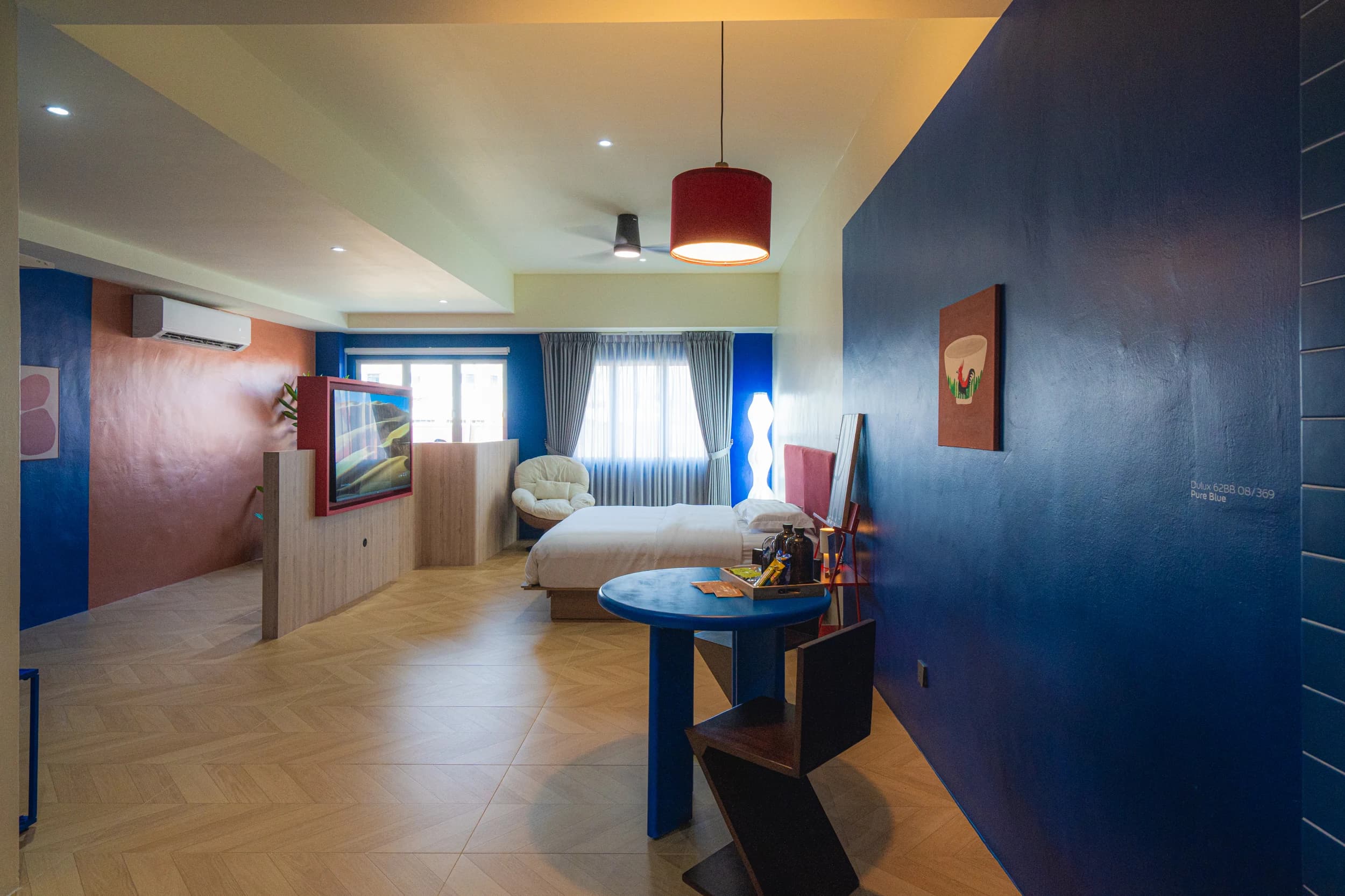 Blue Suite — Photo 3