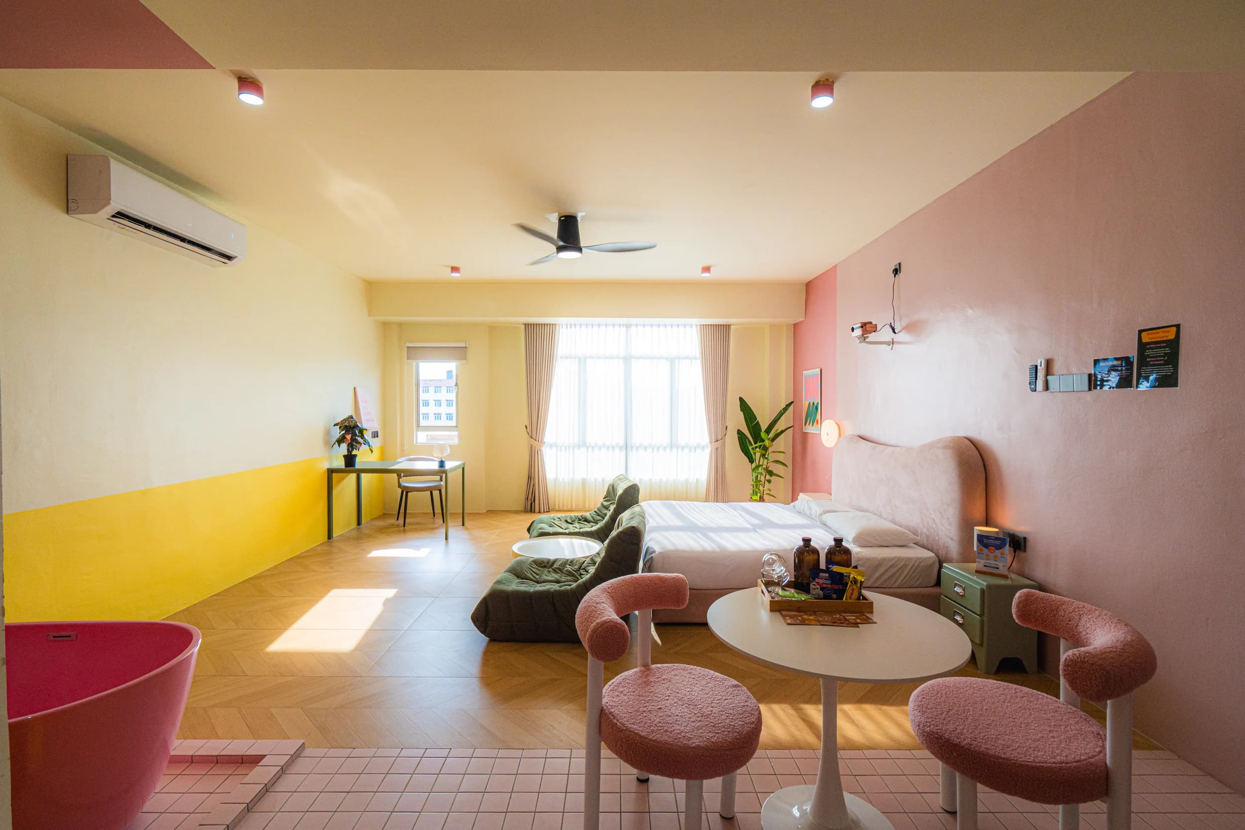 Pink Suite — Photo 3
