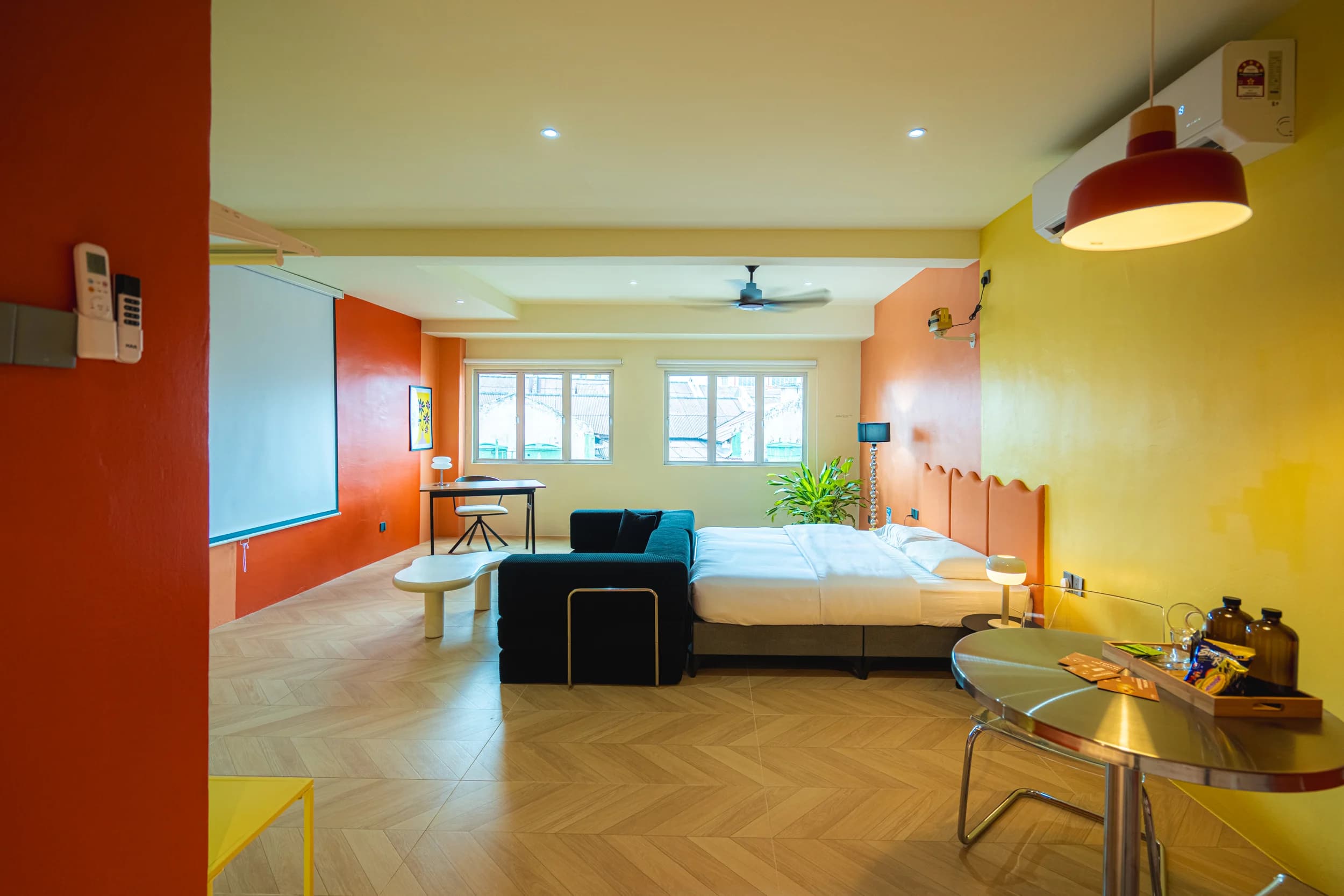 Orange Suite — Photo 2