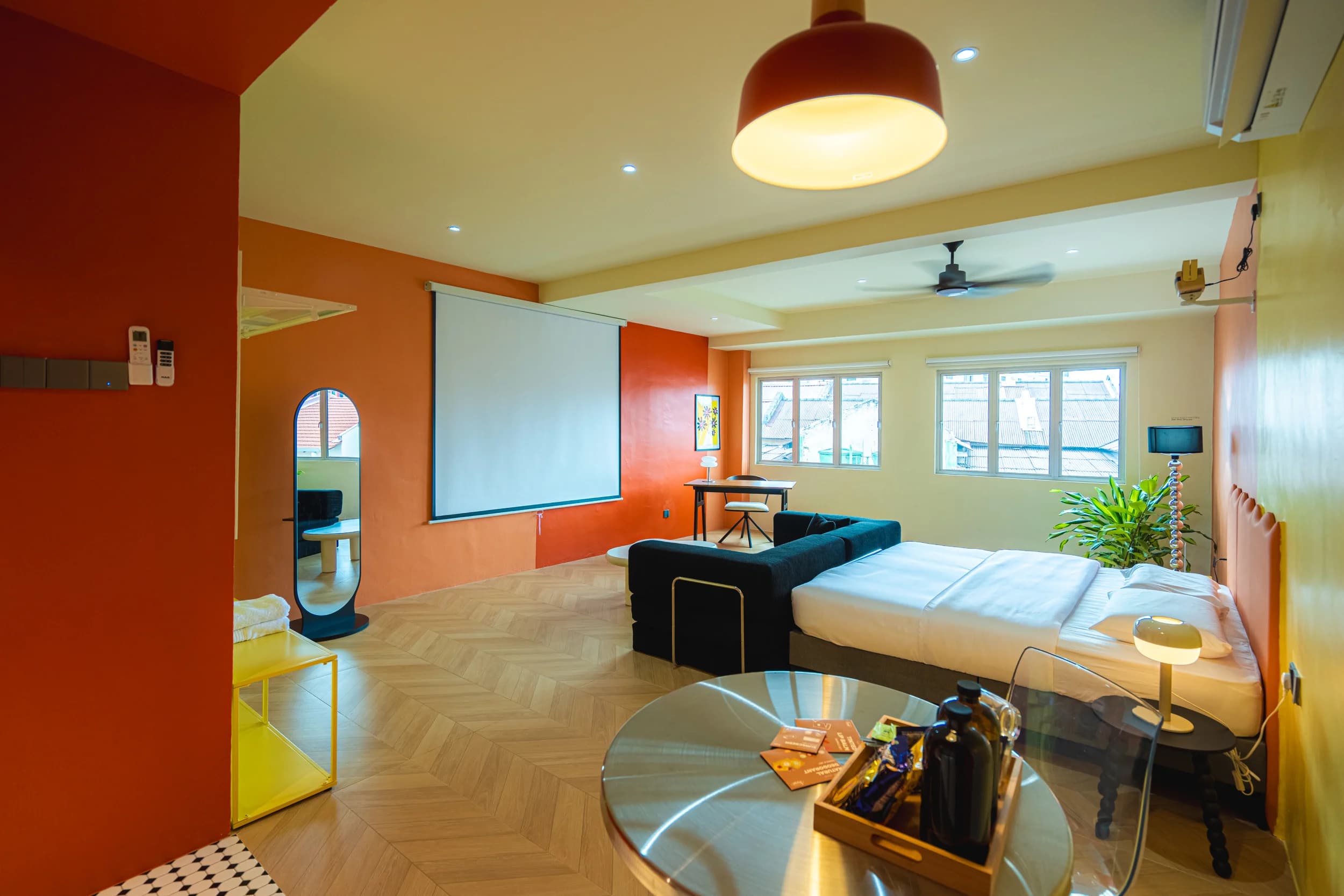 Orange Suite — Photo 3