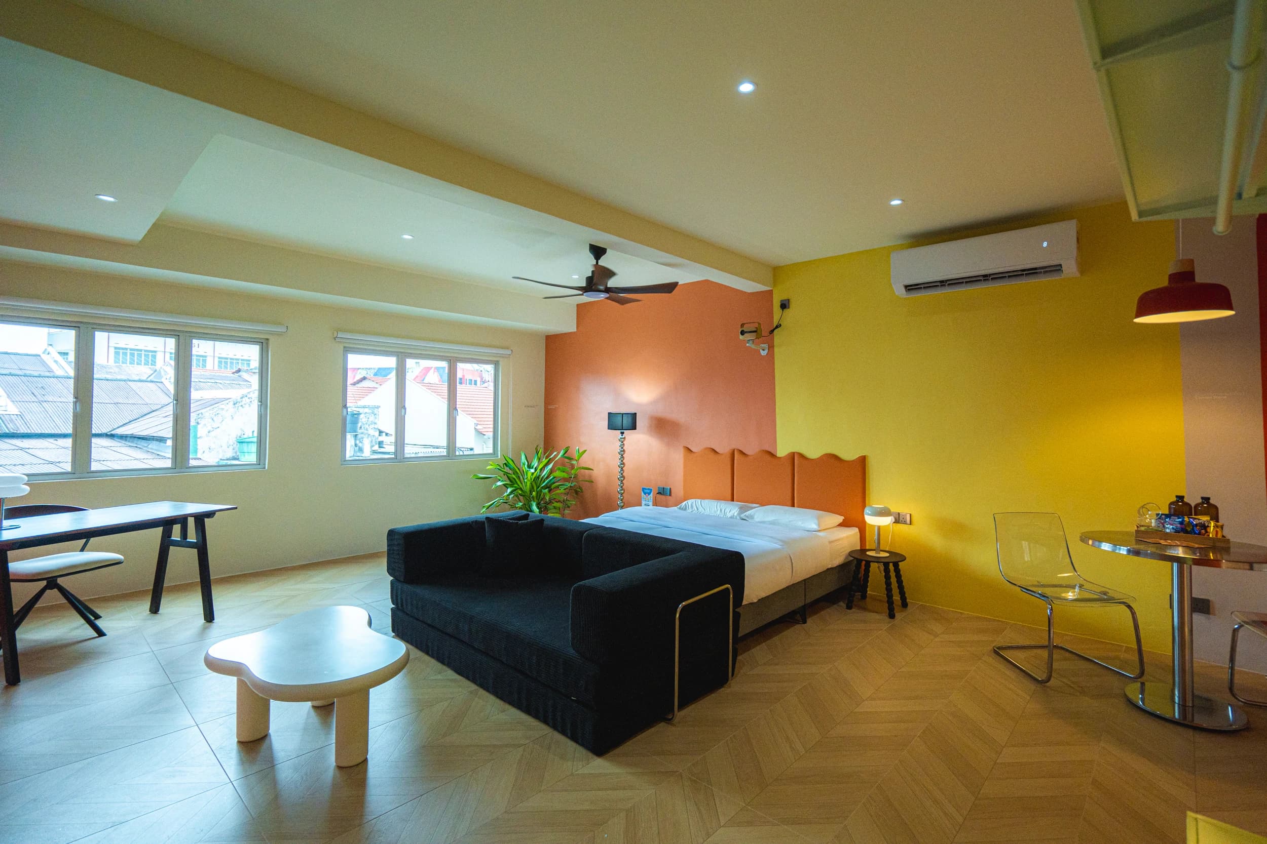 Orange Suite — Photo 4