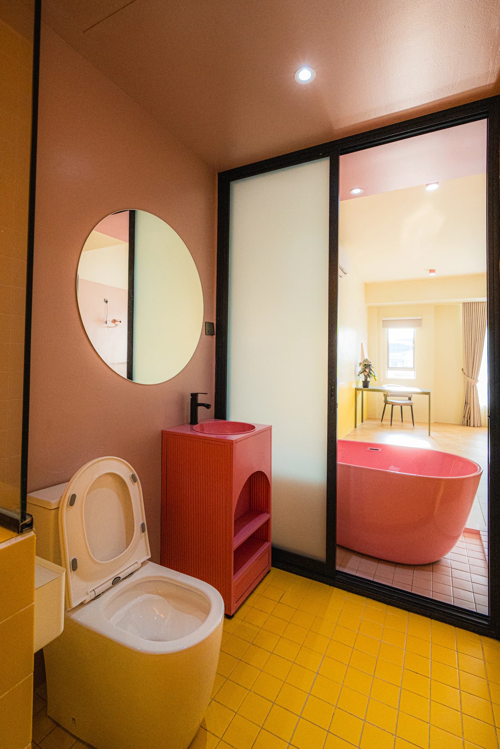Pink Suite — Photo 12
