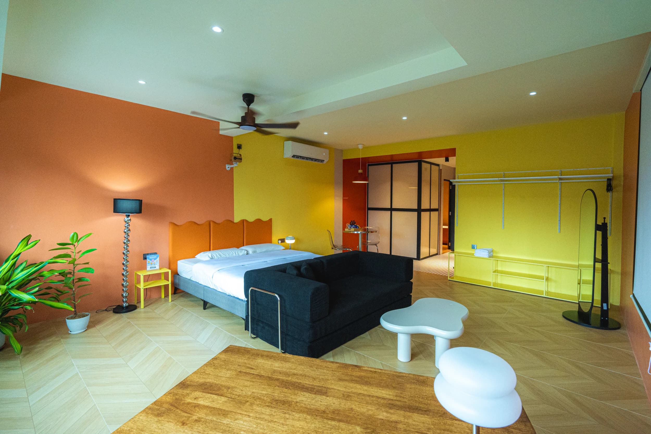 Orange Suite — Photo 5