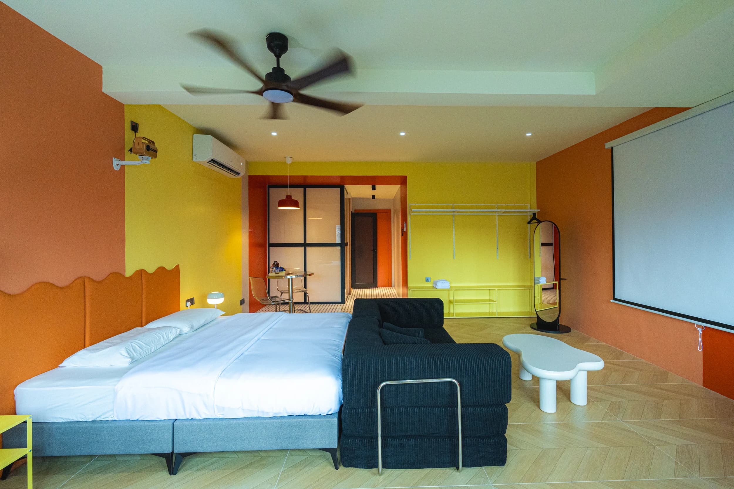 Orange Suite — Photo 6