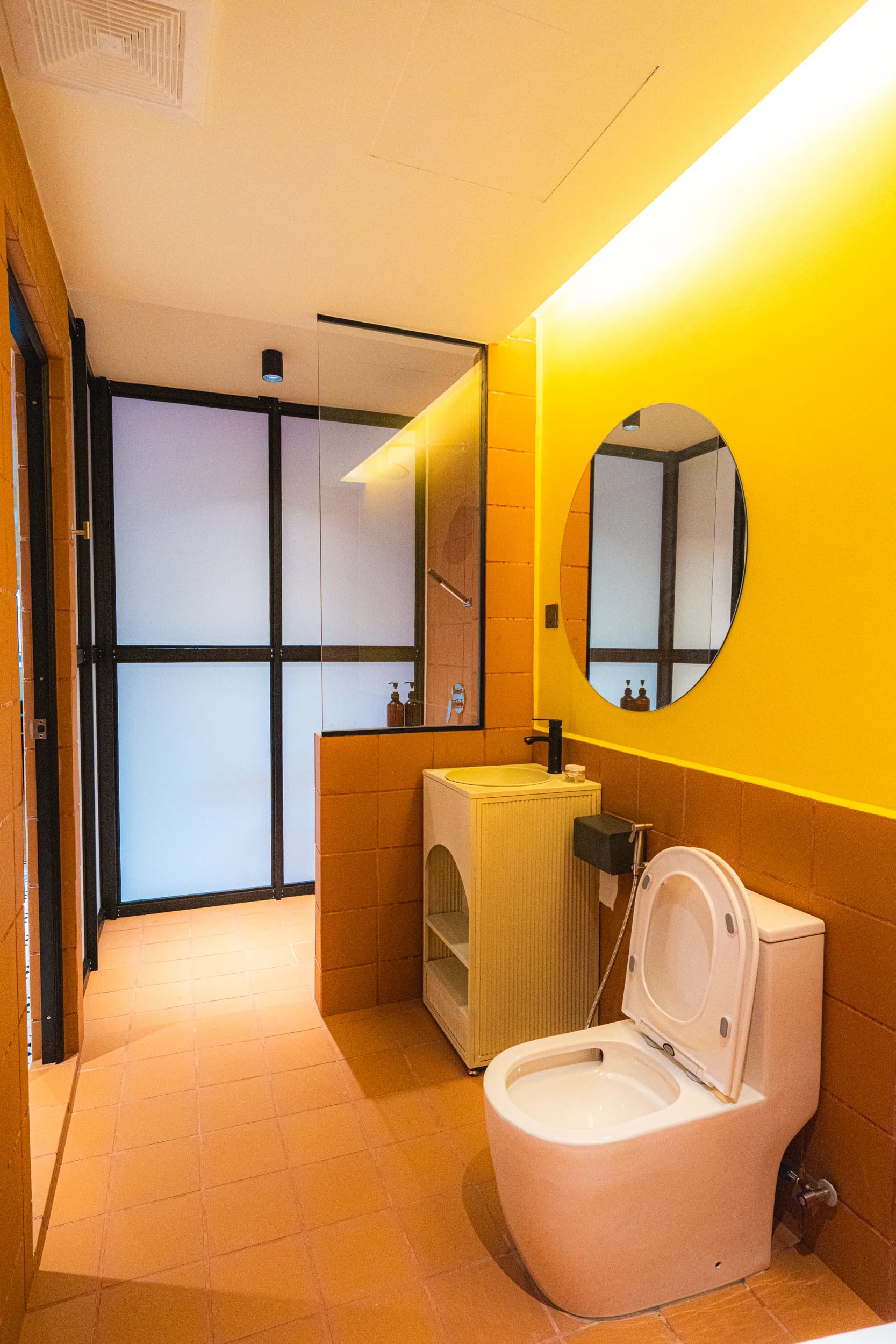 Orange Suite — Photo 18