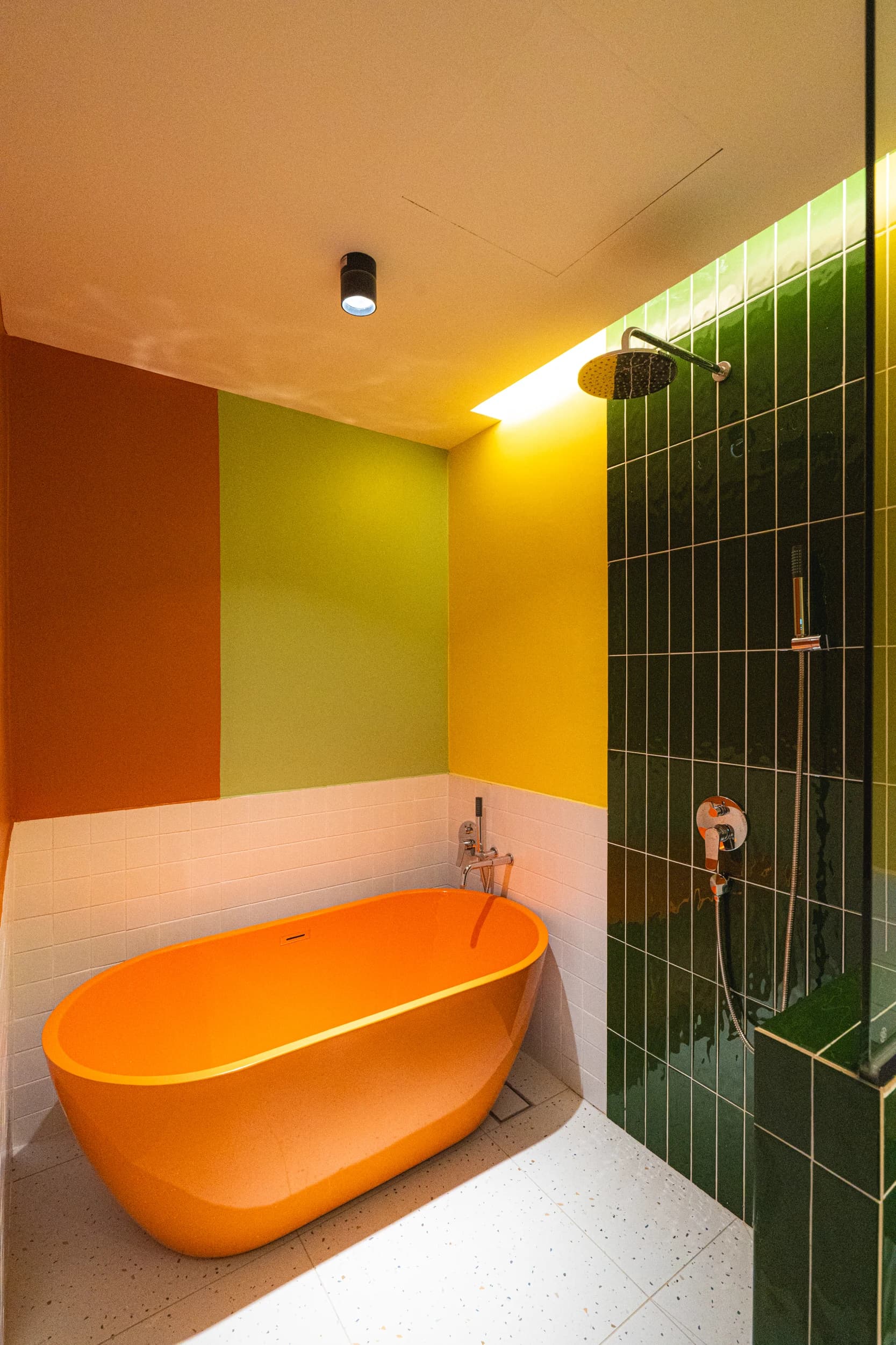 Green Family Suite — Photo 13