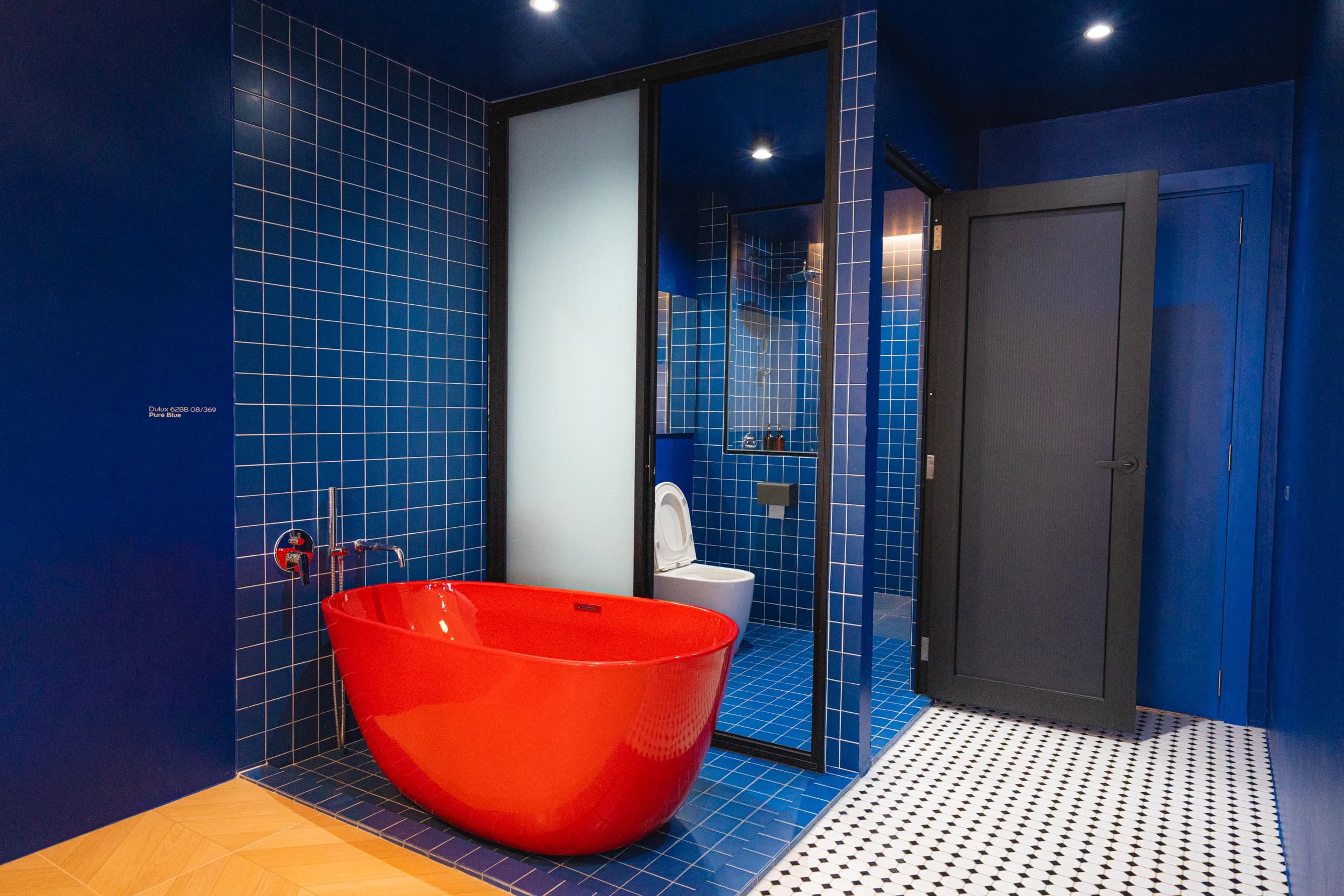Blue Suite — Photo 8