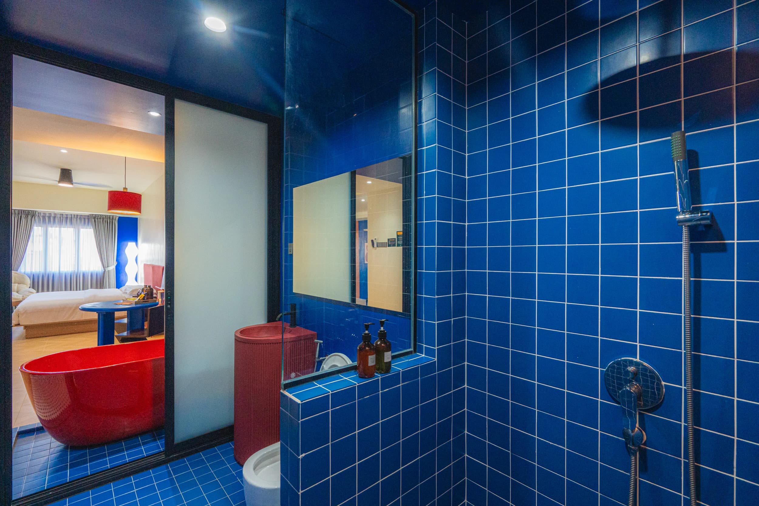 Blue Suite — Photo 11